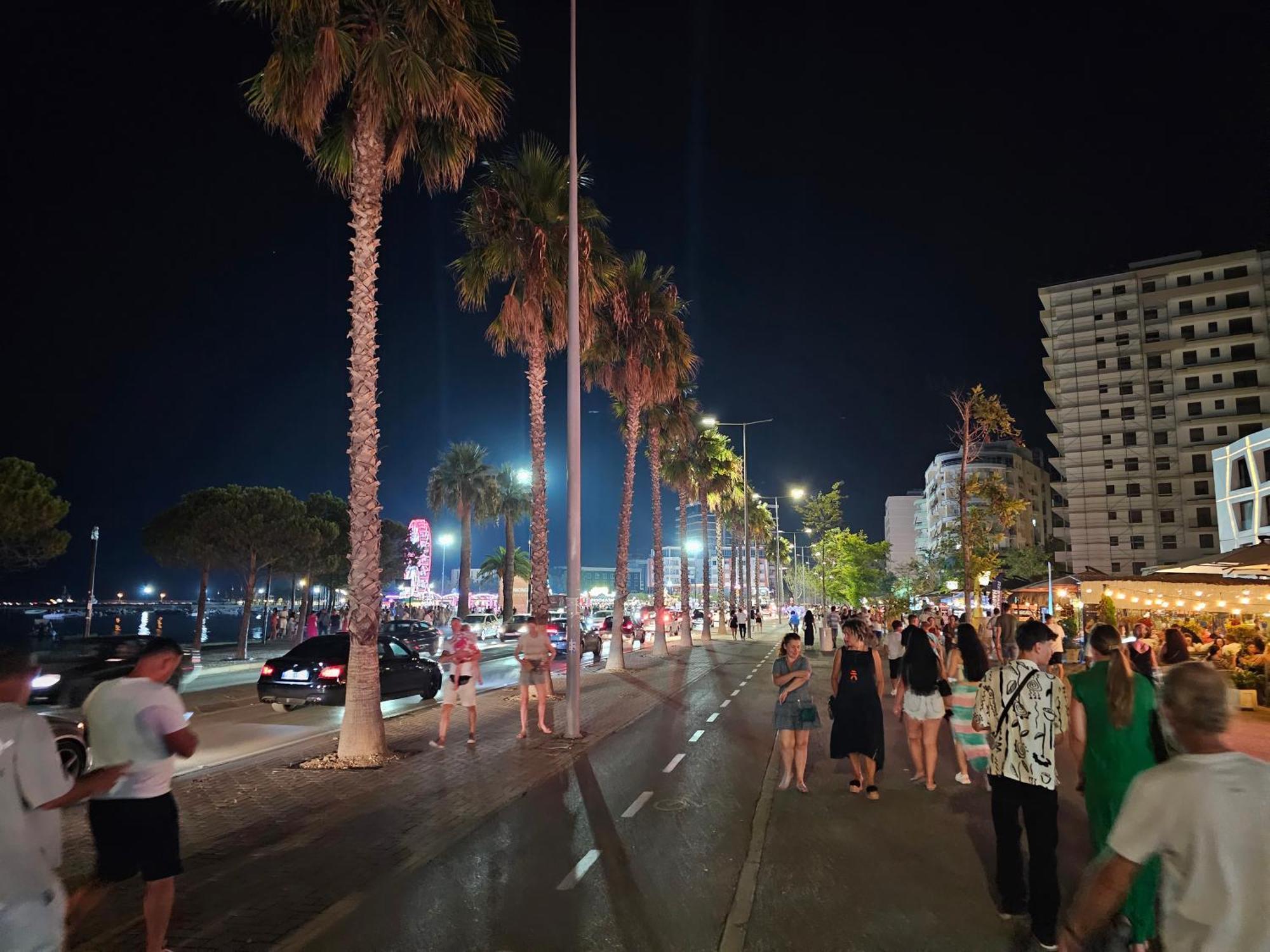Seascape Apartments Vlore Bagian luar foto