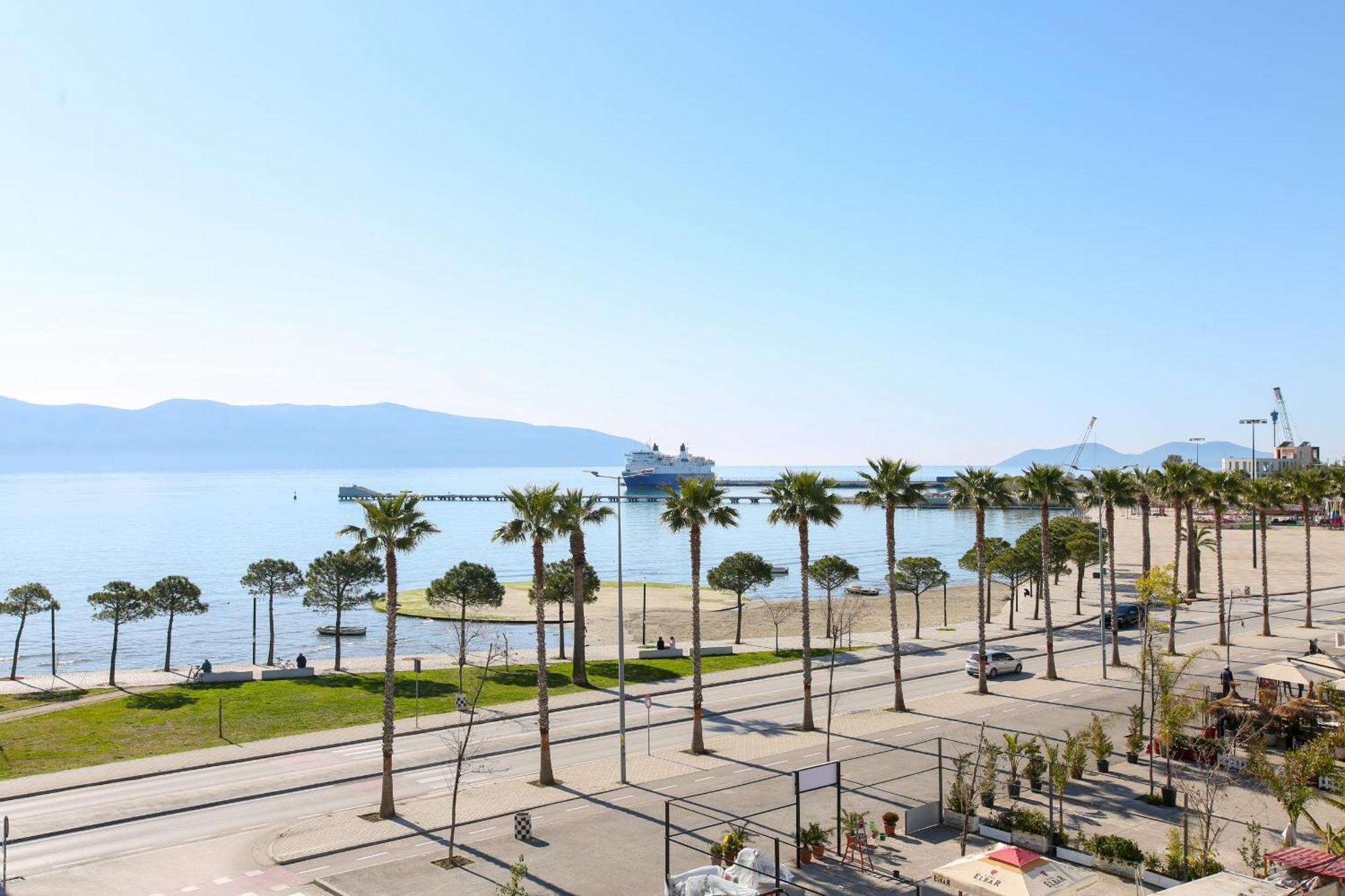 Seascape Apartments Vlore Bagian luar foto