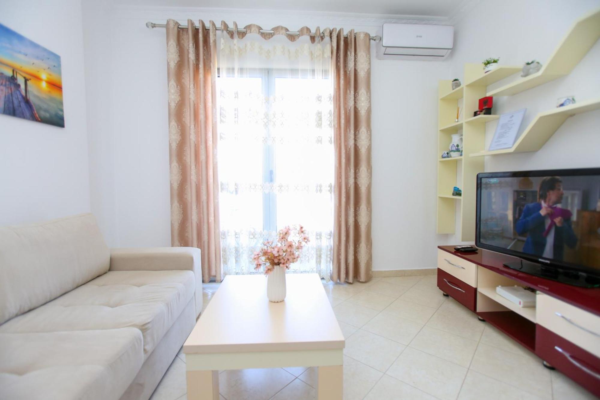 Seascape Apartments Vlore Bagian luar foto